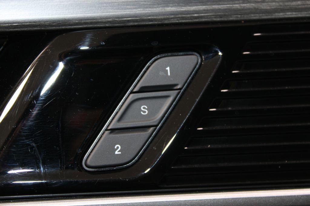 Used 2024 Jeep Wagoneer Series II AWD/4WD image 39