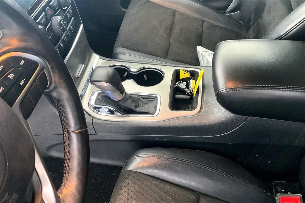 Used 2019 Jeep Grand Cherokee Altitude image 18