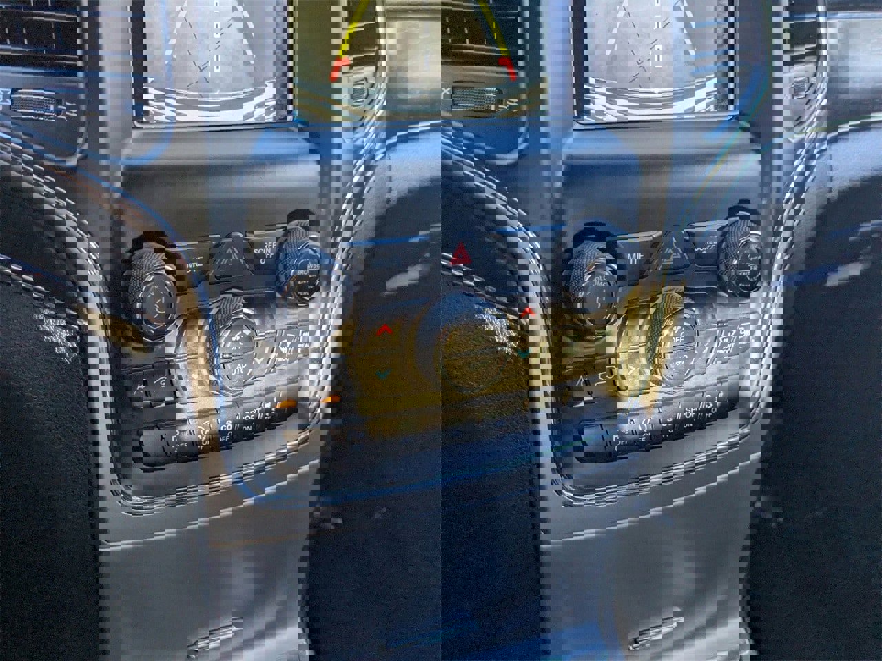 Used 2018 Jeep Grand Cherokee Limited image 26