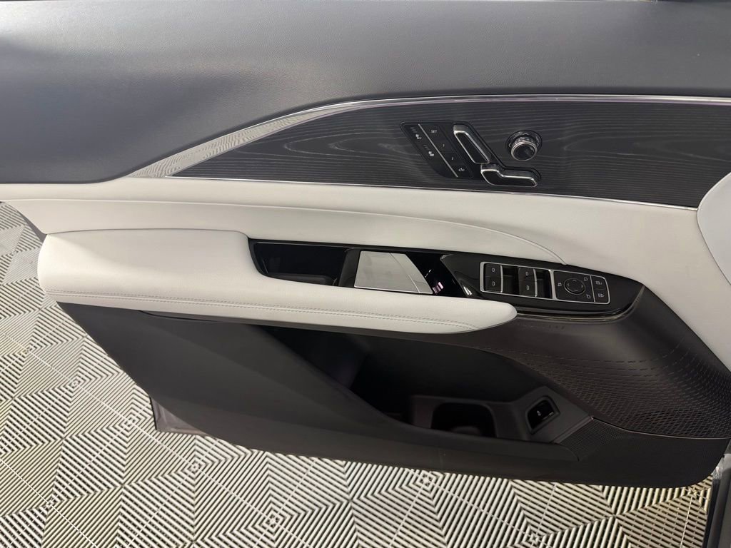Used 2024 Cadillac Lyriq Sport RWD image 24