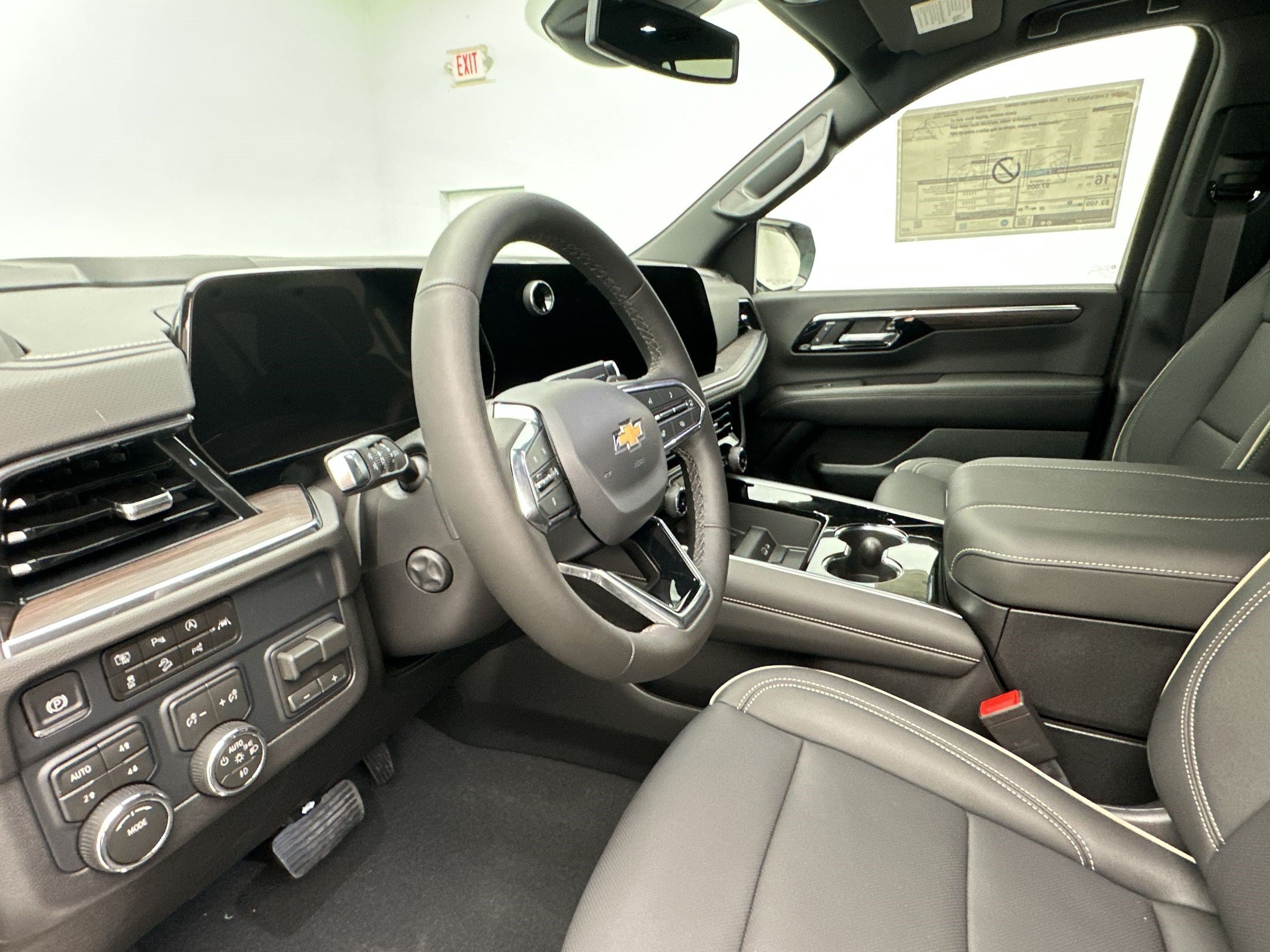 New 2026 Chevrolet Suburban Premier w/ Sun And Tow Package AWD/4WD image 4