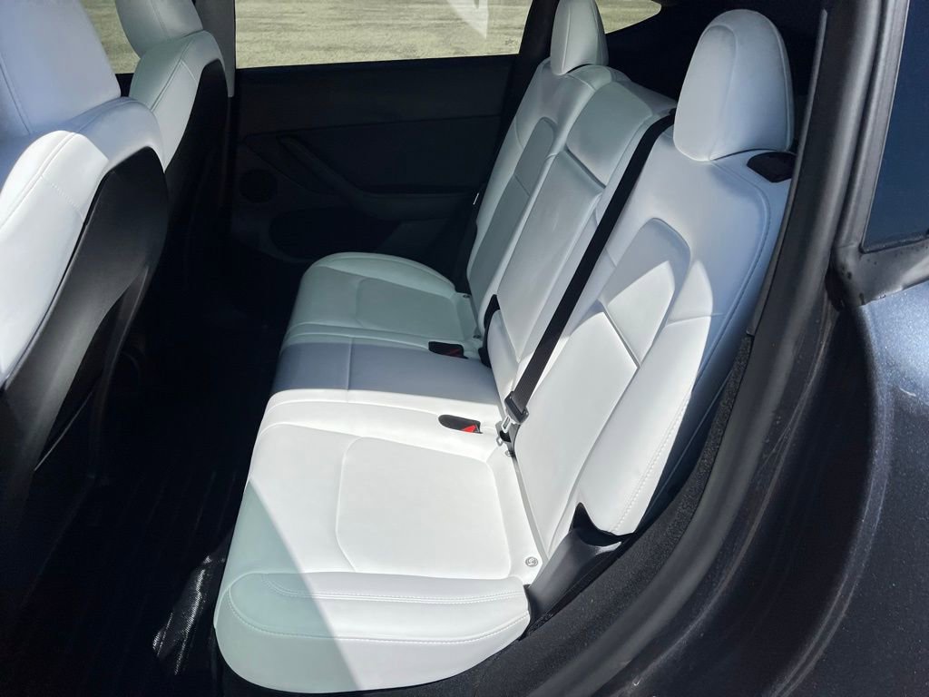 Used 2024 Tesla Model Y Long Range image 21
