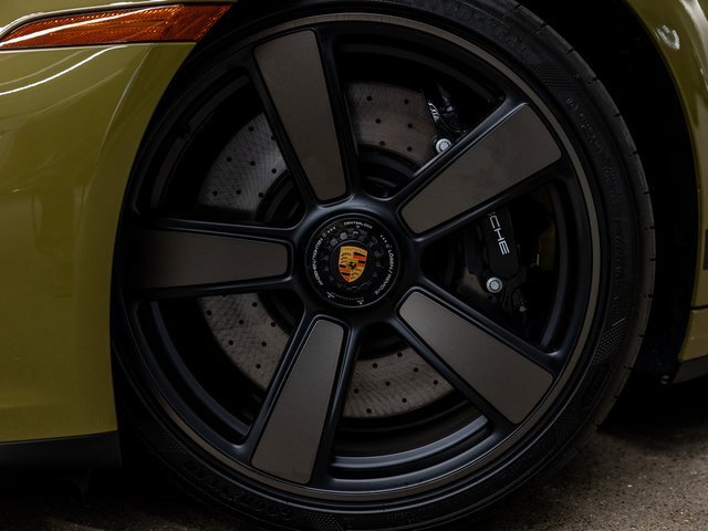 Used 2026 Porsche 911 Carrera 4 GTS image 18