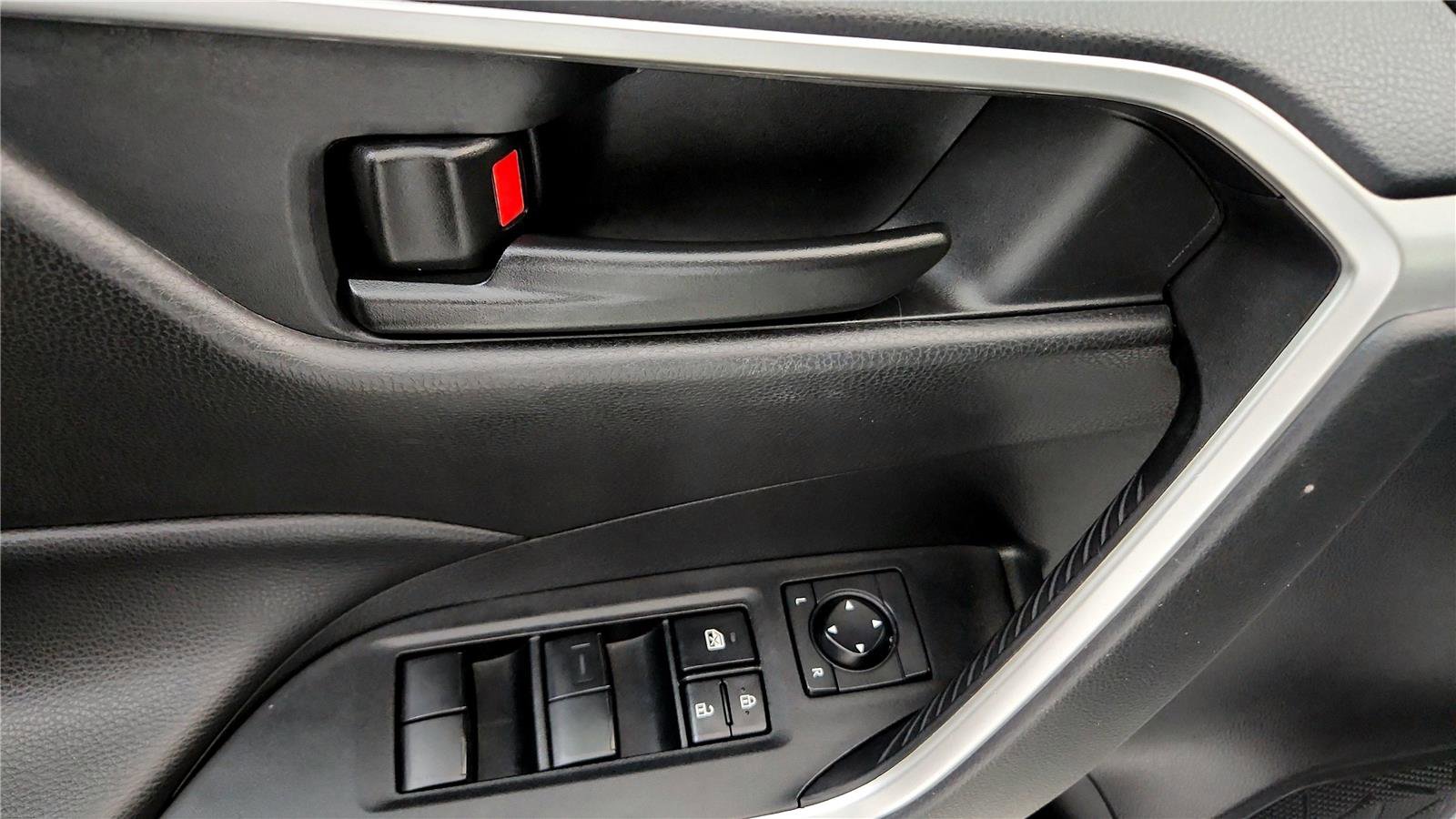 Certified 2024 Toyota RAV4 LE AWD/4WD image 23