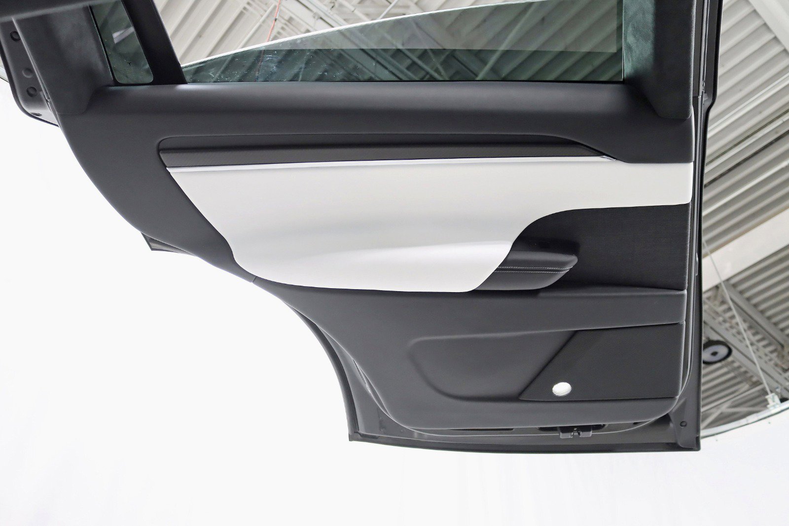 Used 2023 Tesla Model X Plaid image 38