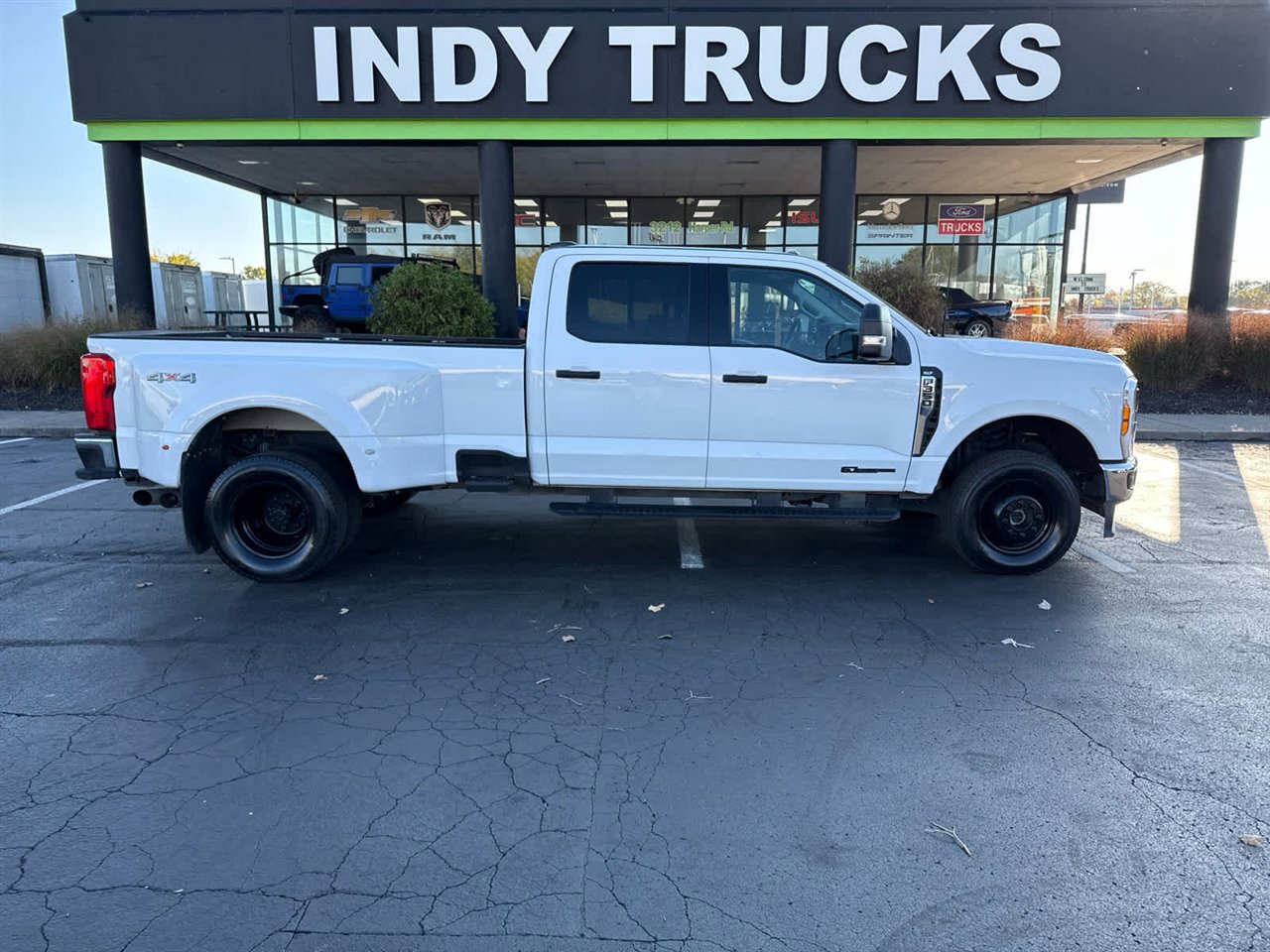 Used 2024 Ford F350 XLT image 1