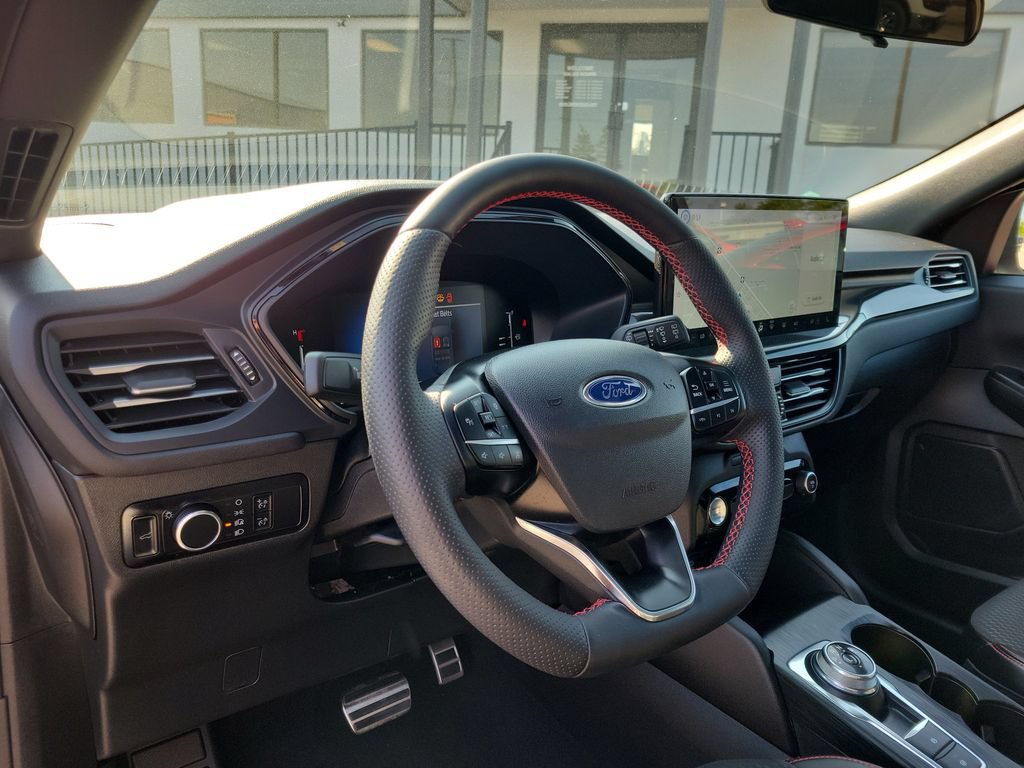Certified 2023 Ford Escape ST-Line w/ Tech Pack #1 AWD/4WD image 21