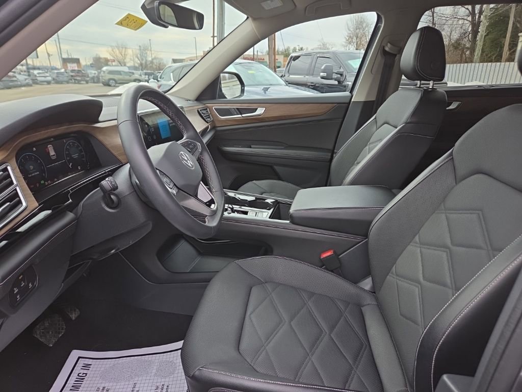 Used 2024 Volkswagen Atlas SE image 13