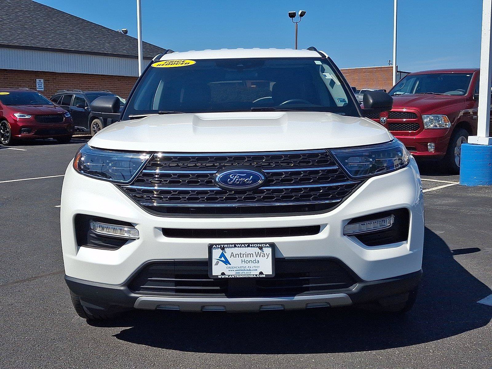 Used 2022 Ford Explorer XLT w/ Equipment Group 202A AWD/4WD image 2