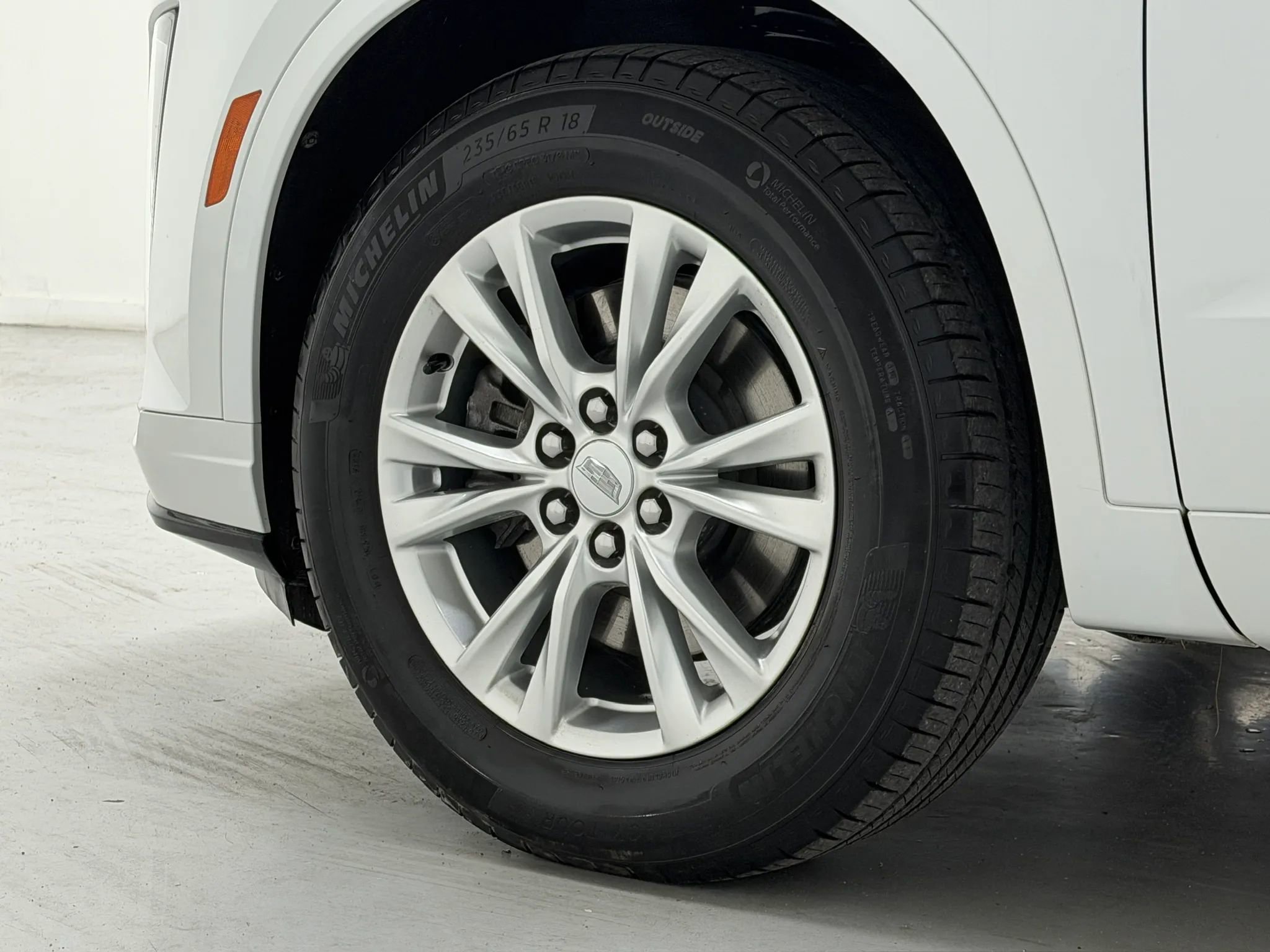 Used 2023 Cadillac XT6 Luxury FWD image 38