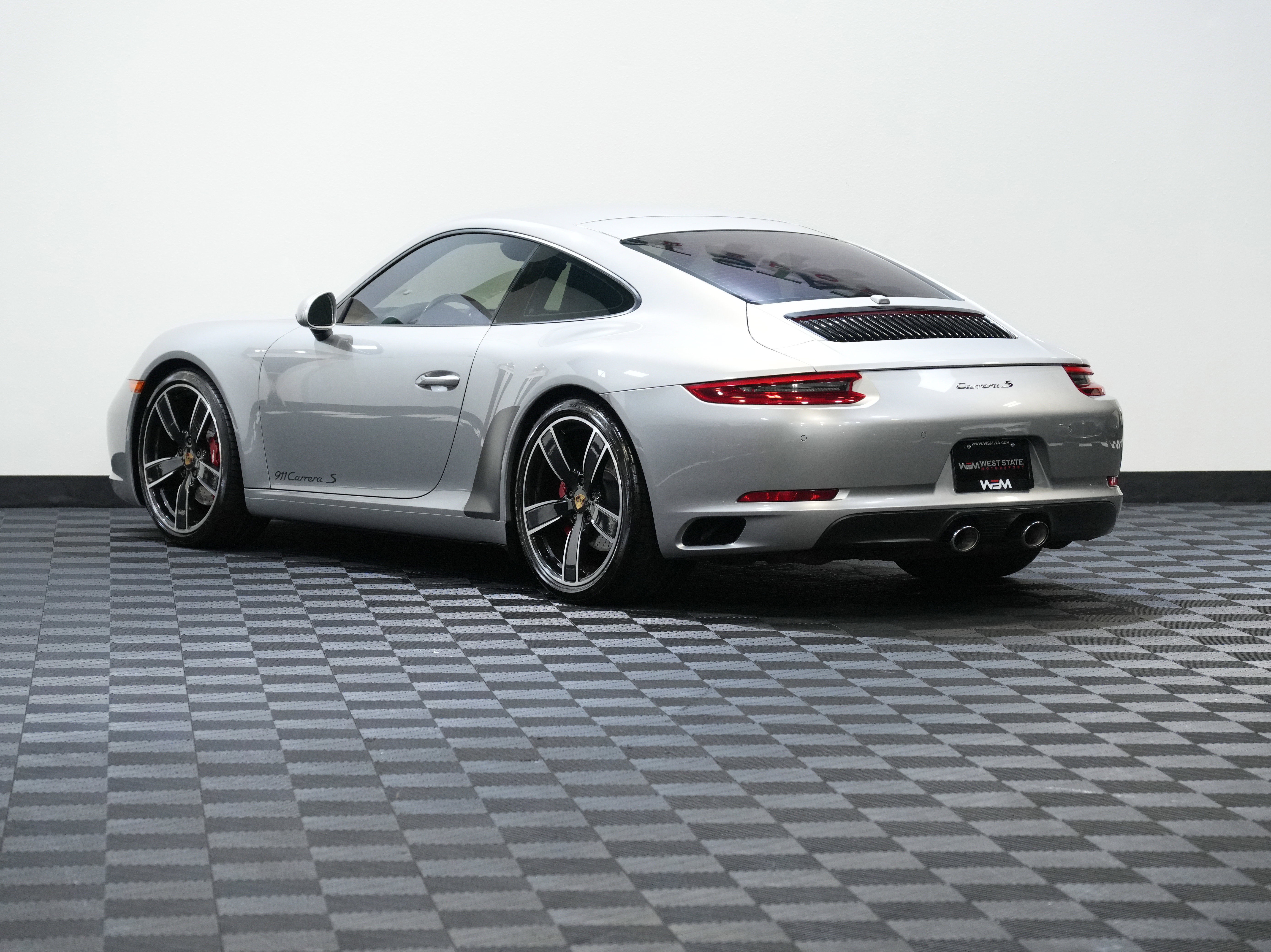 Used 2017 Porsche 911 Carrera S image 8