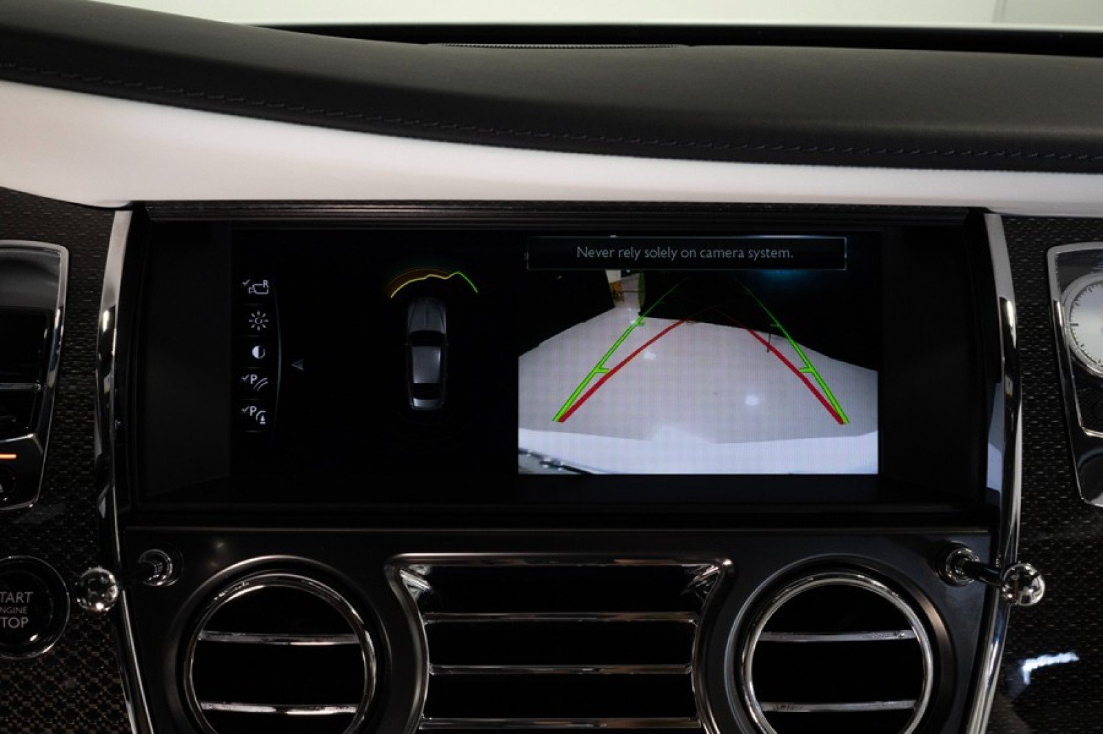 Used 2021 Rolls-Royce Wraith RWD image 30