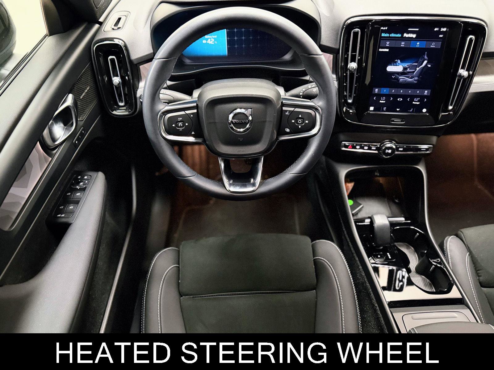 Used 2023 Volvo C40 P8 Recharge Ultimate image 2