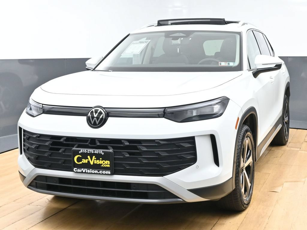 Used 2025 Volkswagen Tiguan SE w/ Panoramic Sunroof Package AWD/4WD image 51