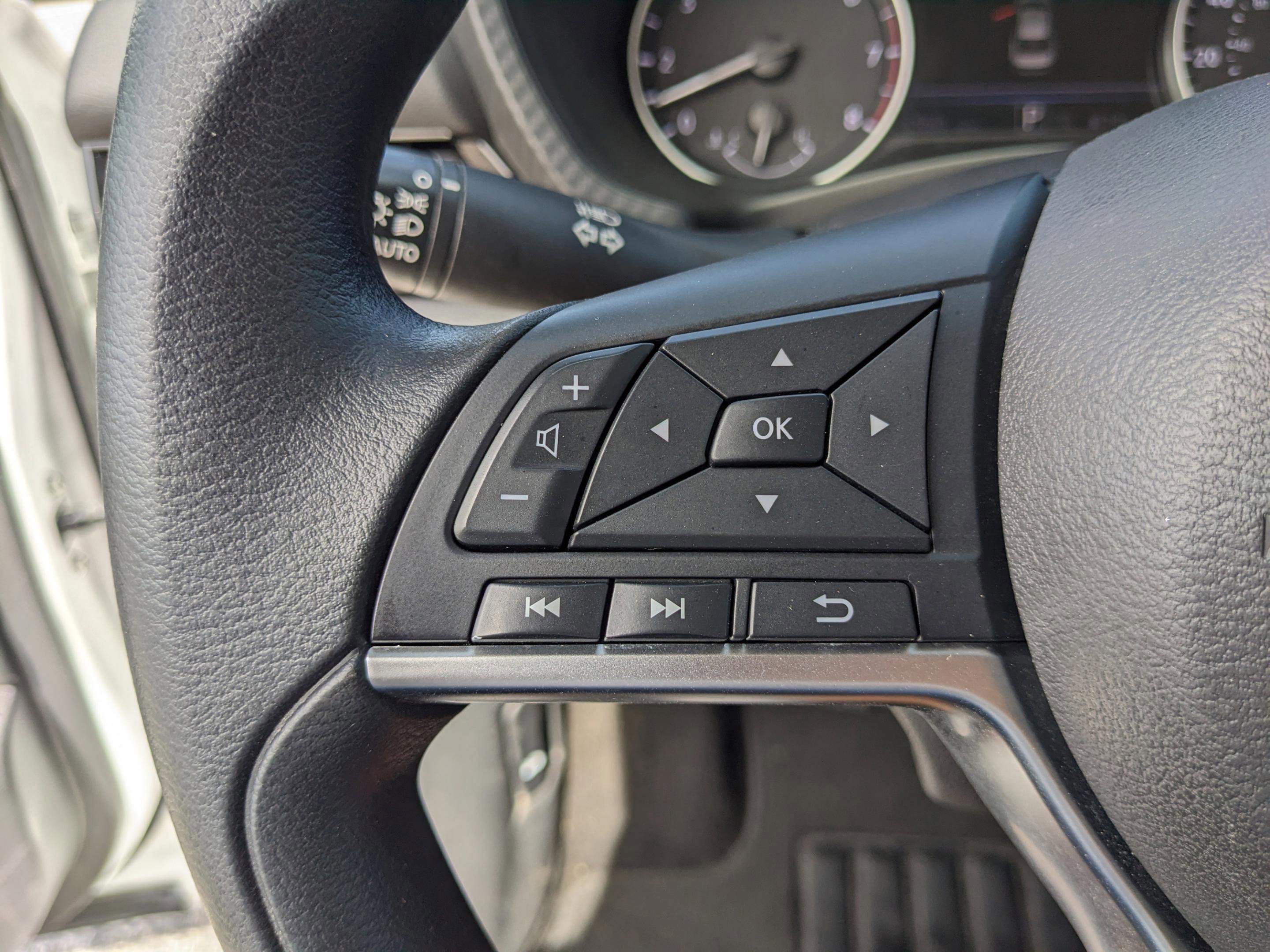 Used 2024 Nissan Sentra SV image 29