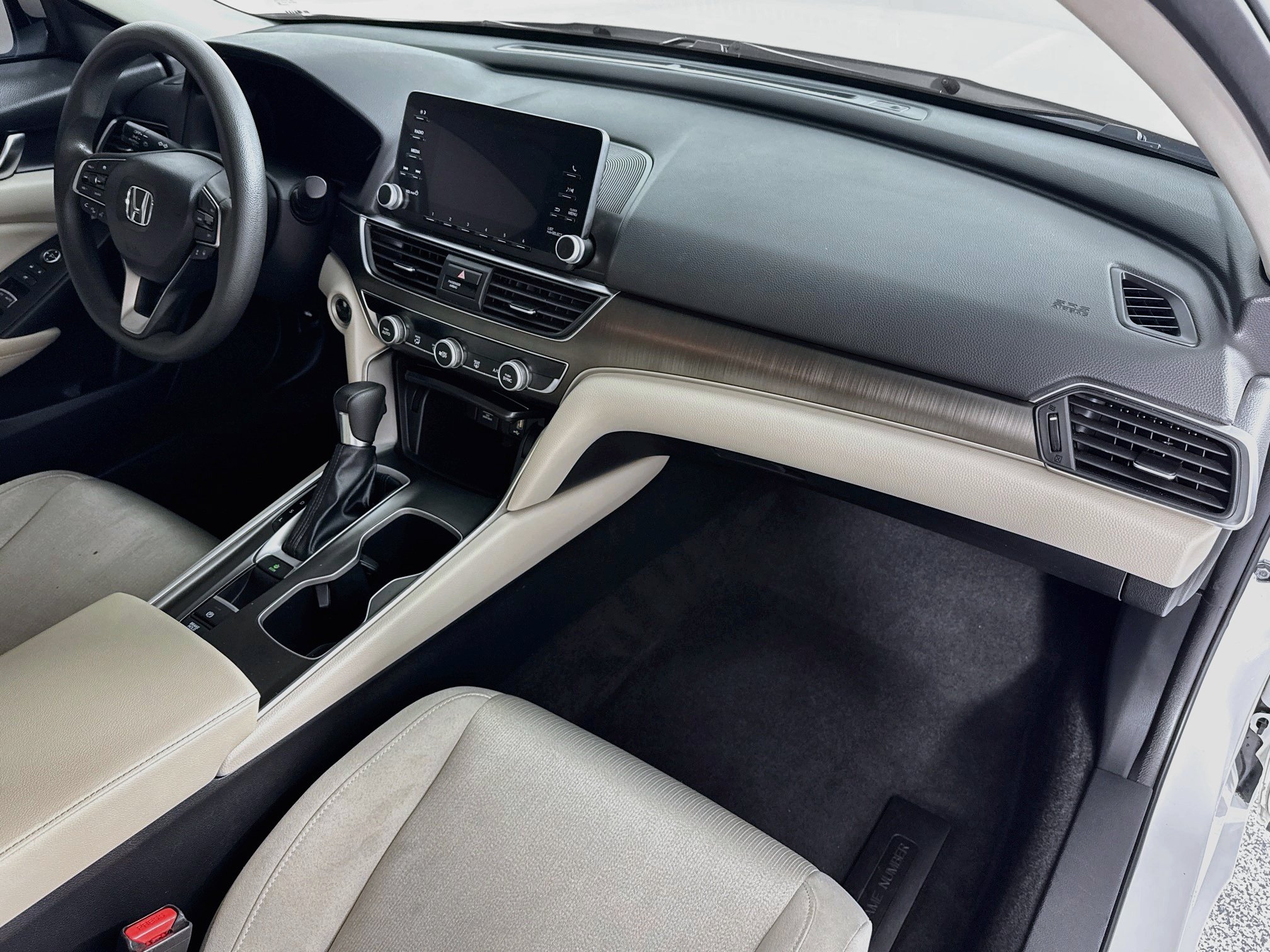 Certified 2018 Honda Accord LX image 26