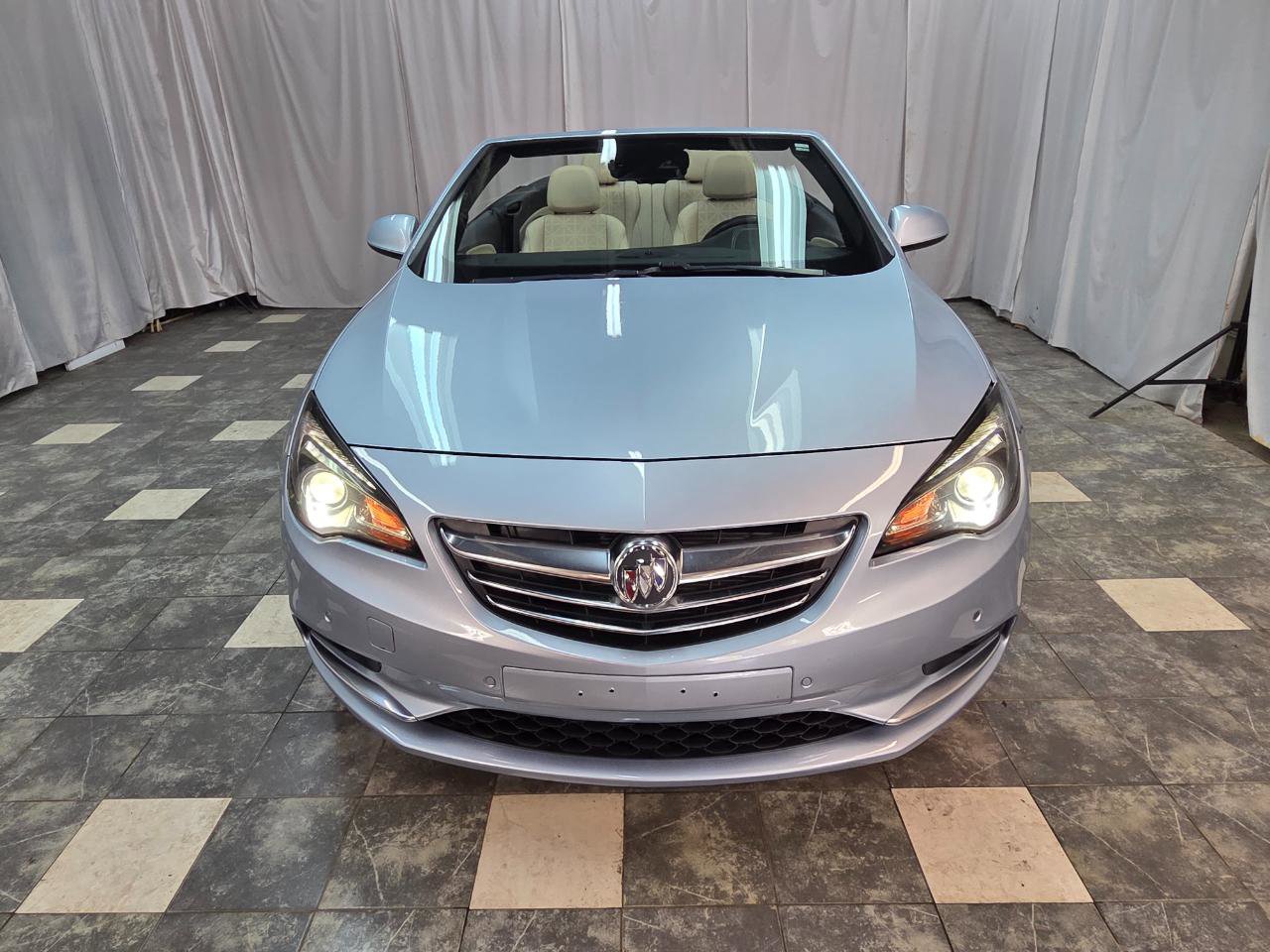Used 2018 Buick Cascada Premium FWD image 3