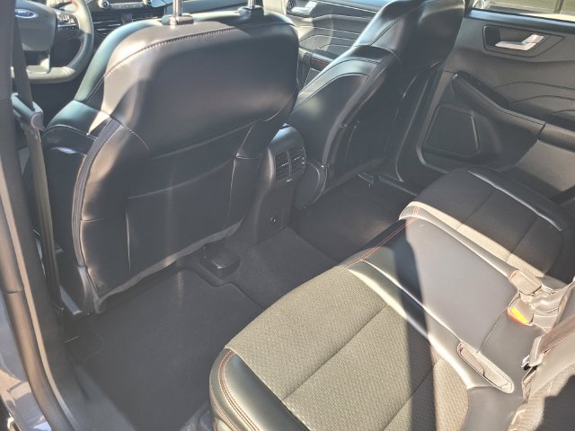 Used 2025 Ford Escape ST-Line FWD image 14