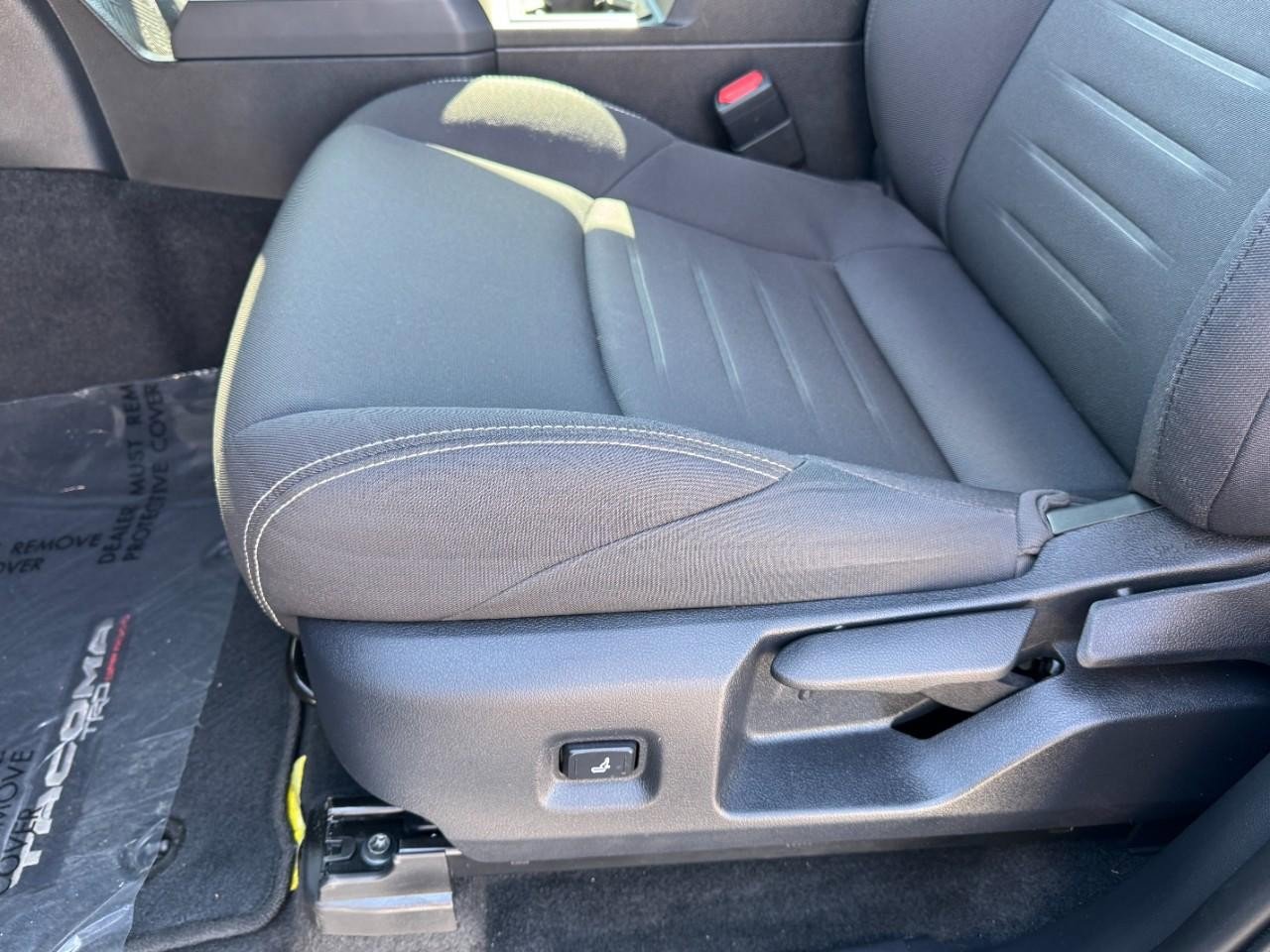 Used 2024 Toyota Tacoma TRD Off-Road image 14