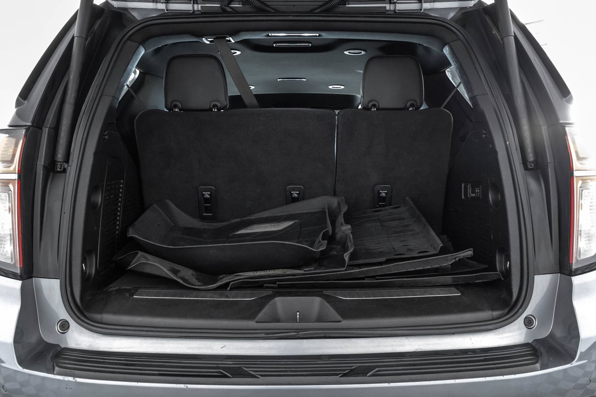 Used 2022 Chevrolet Tahoe RST w/ Luxury Package AWD/4WD image 41