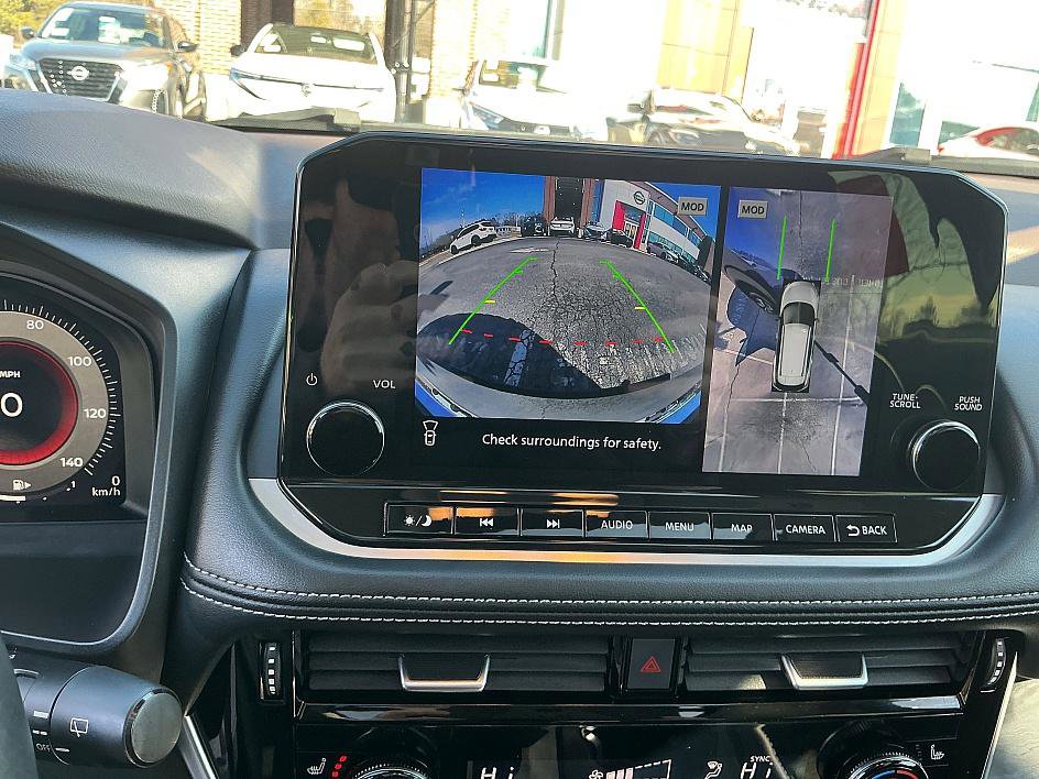 Used 2023 Nissan Rogue Platinum image 18