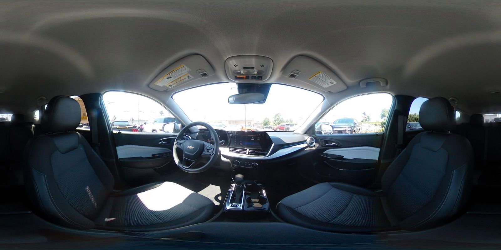 Used 2025 Chevrolet Trax LT FWD image 41