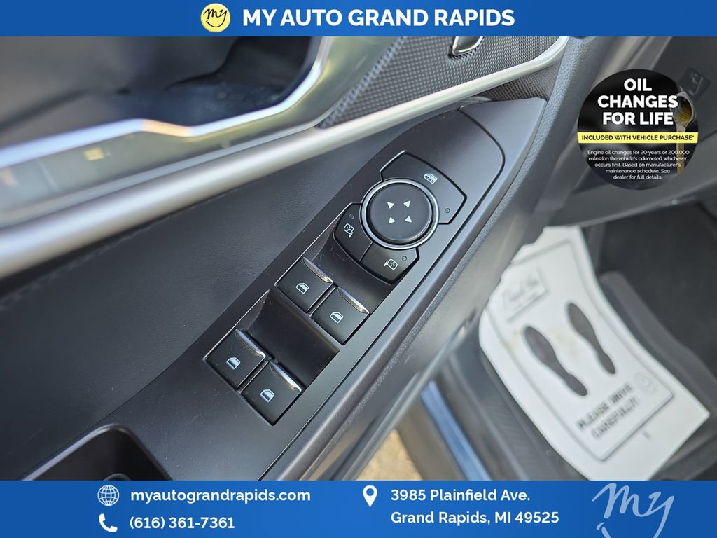 Used 2020 Ford Explorer XLT w/ Comfort Package image 11