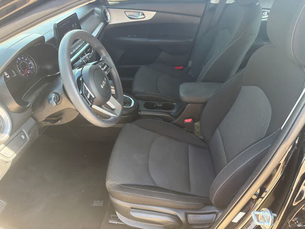 Used 2024 Kia Forte LXS FWD image 9