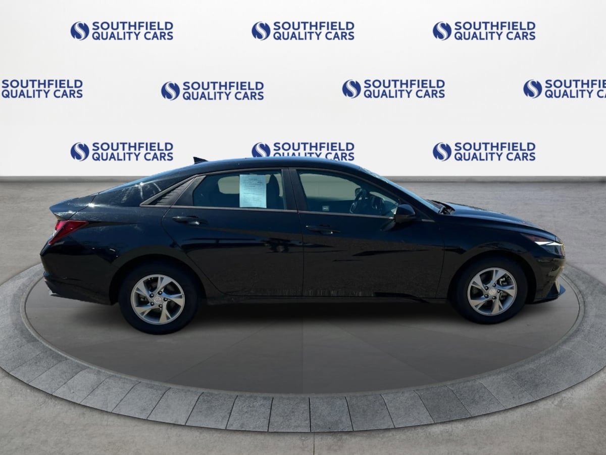 Used 2022 Hyundai Elantra SE FWD image 8
