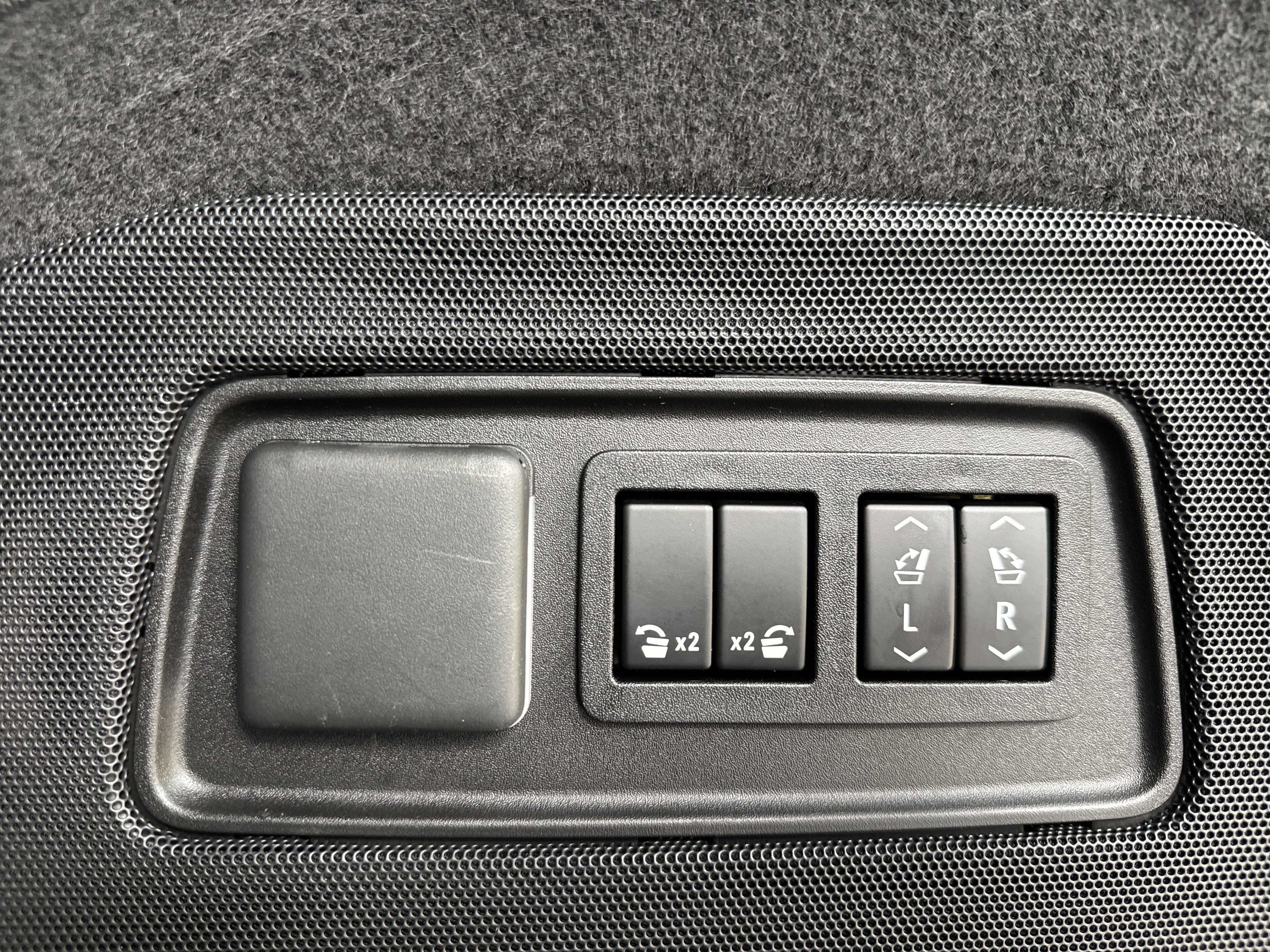 Used 2021 Cadillac Escalade Sport w/ Driver Assist Tech Package RWD image 38