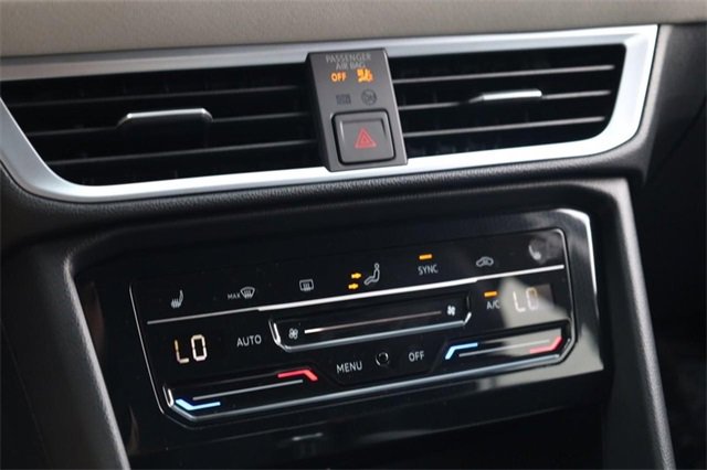 New 2025 Volkswagen Taos SE image 13
