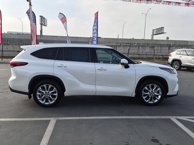 Used 2021 Toyota Highlander Limited AWD/4WD image 4