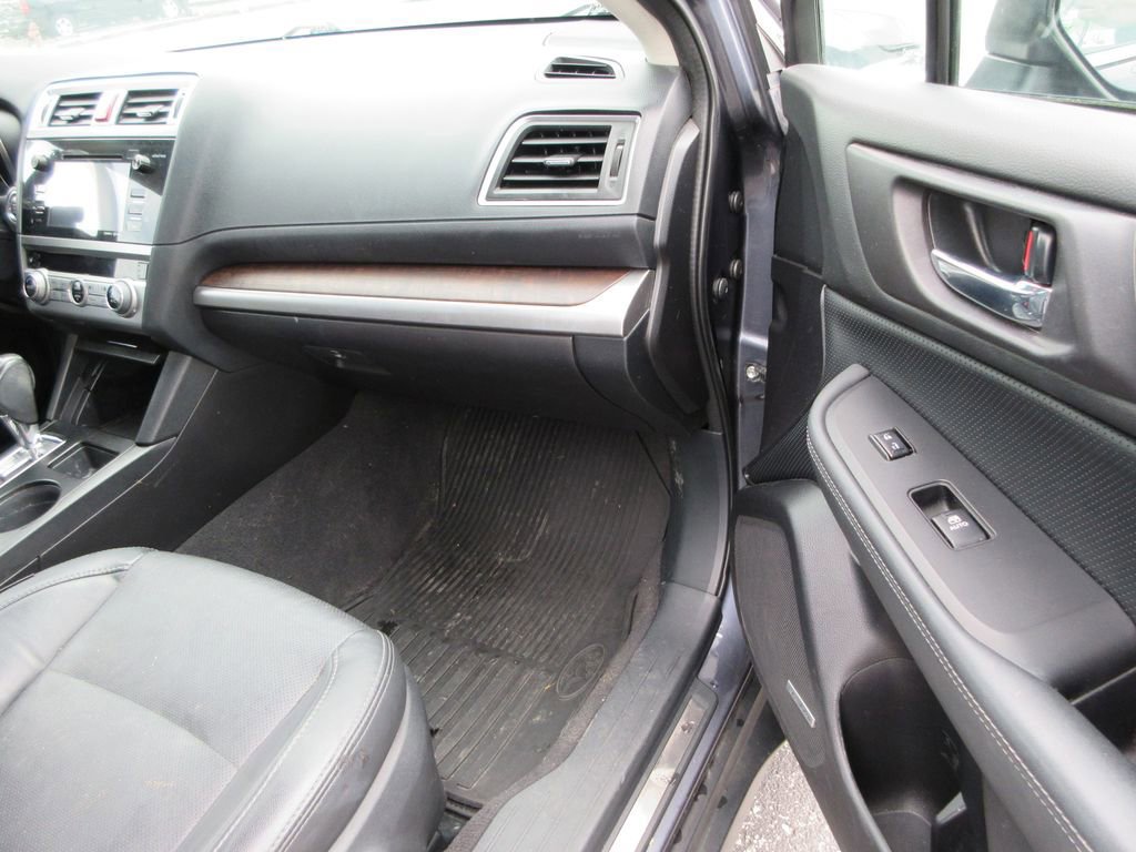 Used 2017 Subaru Outback 2.5i Limited AWD/4WD image 20