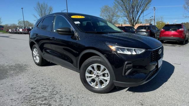 Used 2023 Ford Escape Active AWD/4WD image 8