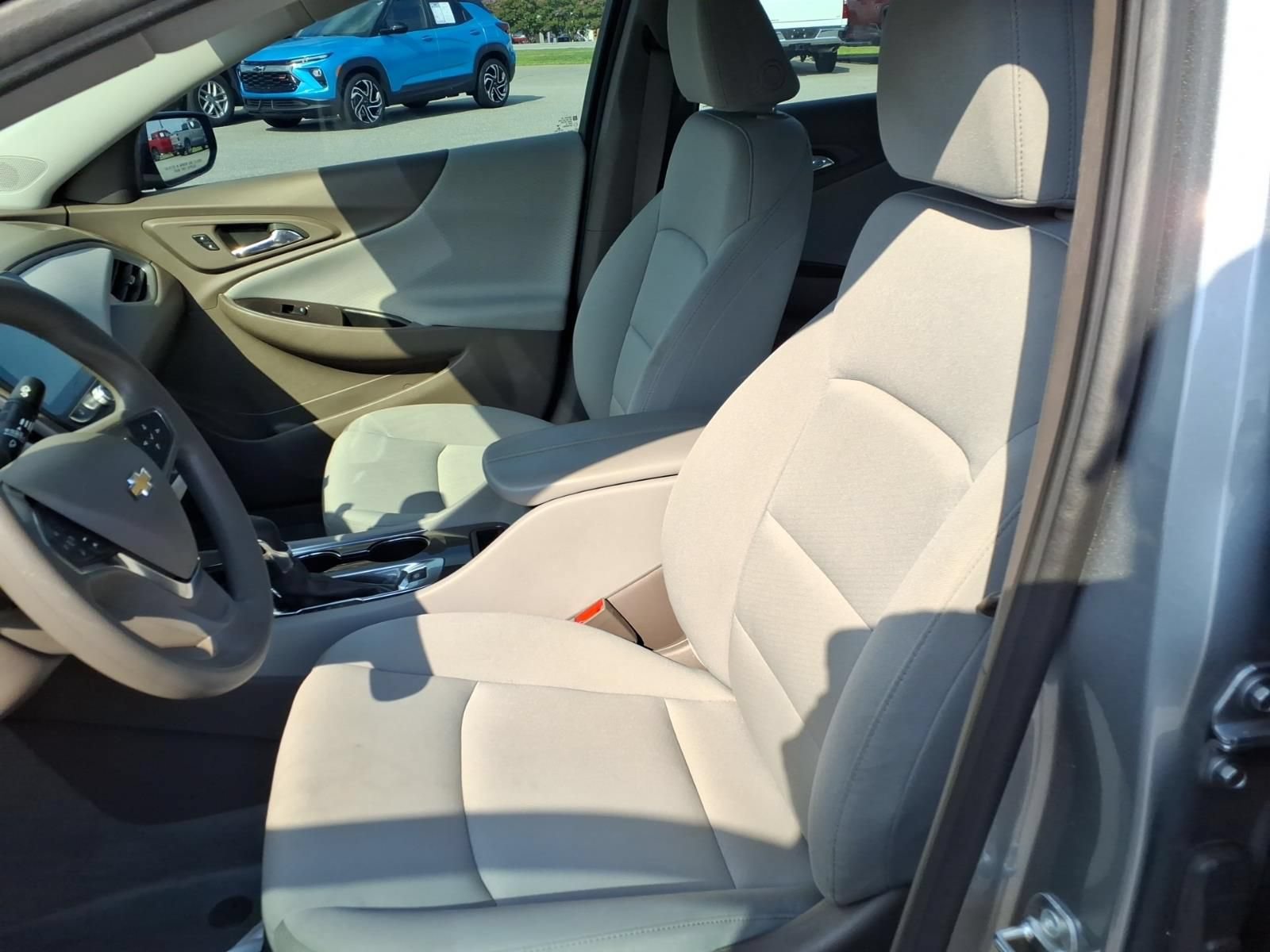 Used 2024 Chevrolet Malibu LT FWD image 17
