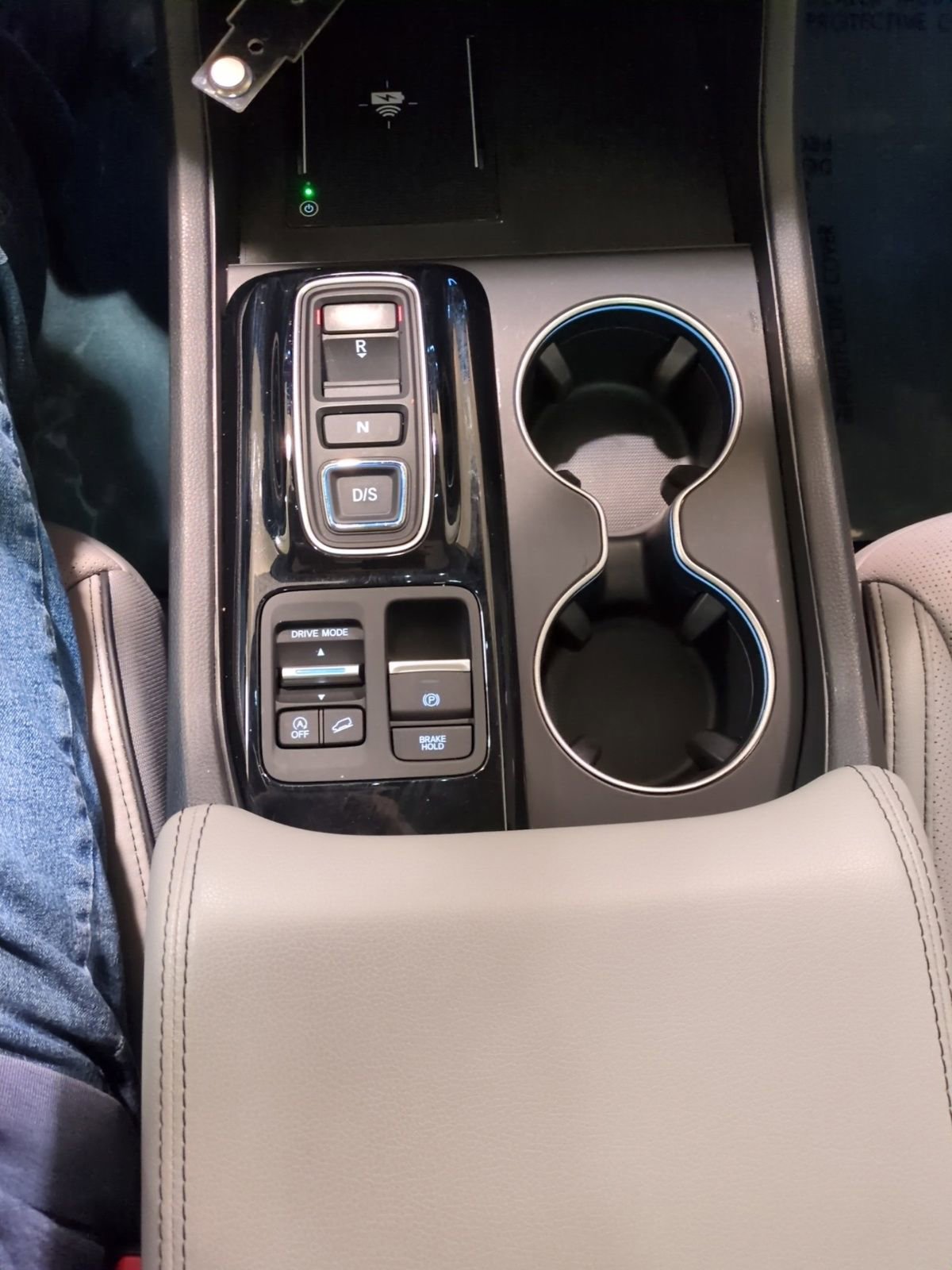 Used 2025 Honda Pilot Elite image 22