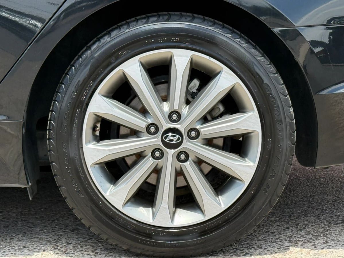 Used 2017 Hyundai Sonata Limited w/ Ultimate Package 04 FWD image 27
