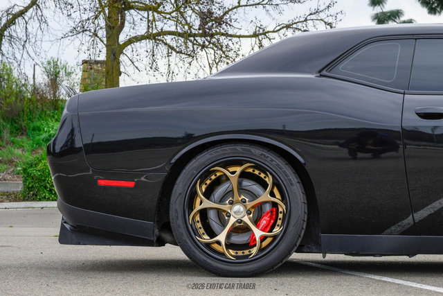 Used 2016 Dodge Challenger SRT Hellcat image 10