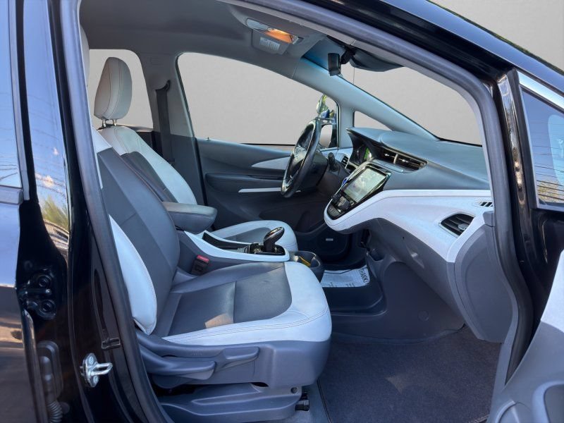 Used 2018 Chevrolet Bolt Premier w/ Driver Confidence II Package FWD image 13