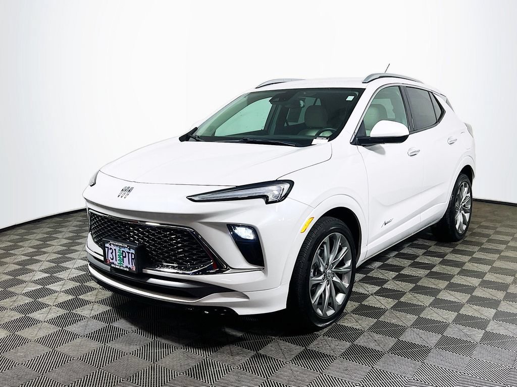 Used 2024 Buick Encore GX Avenir w/ Avenir Convenience Package FWD image 3