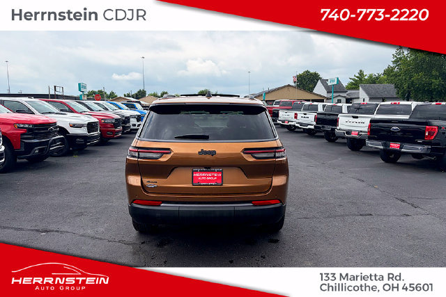 New 2026 Jeep Grand Cherokee L Limited w/ Limited Altitude Package AWD/4WD image 34