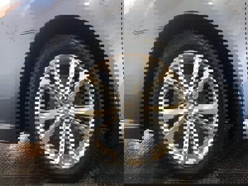 Used 2014 Subaru Legacy 2.5i Limited w/ Moonroof Package image 18