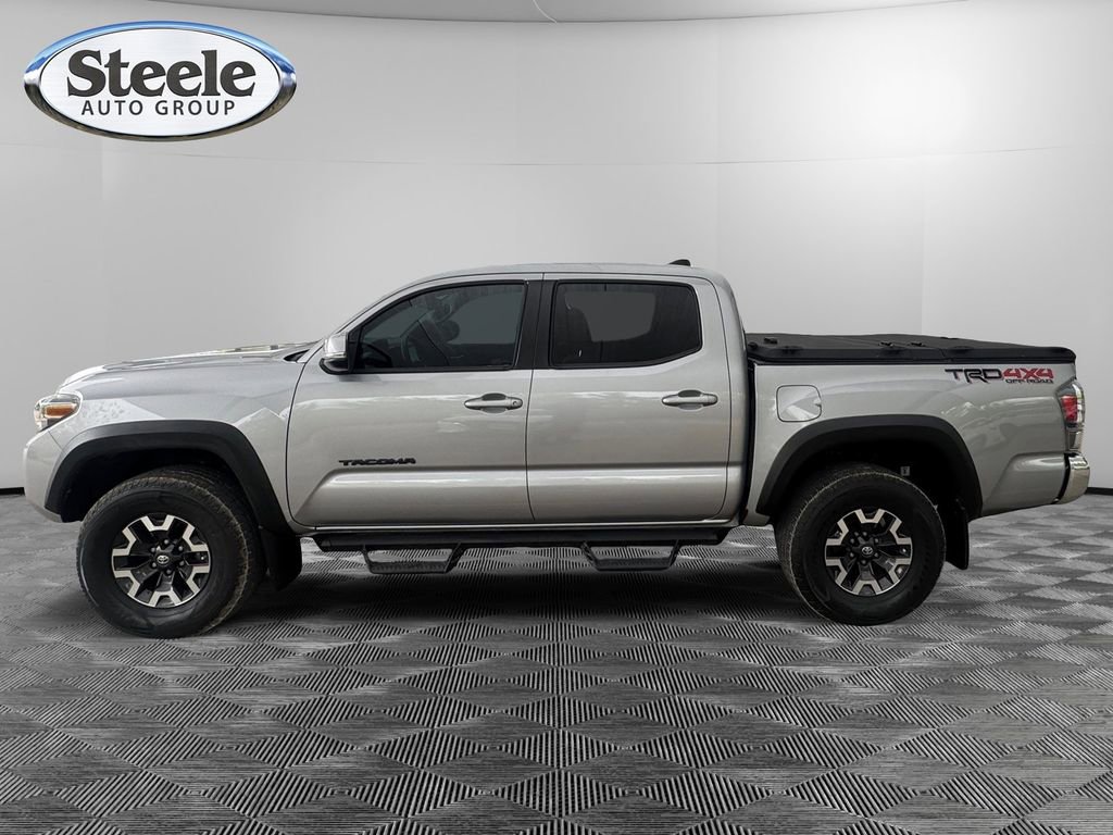 Used 2020 Toyota Tacoma TRD Off-Road image 2
