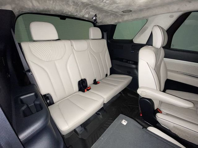 Used 2023 Hyundai Palisade Calligraphy image 21