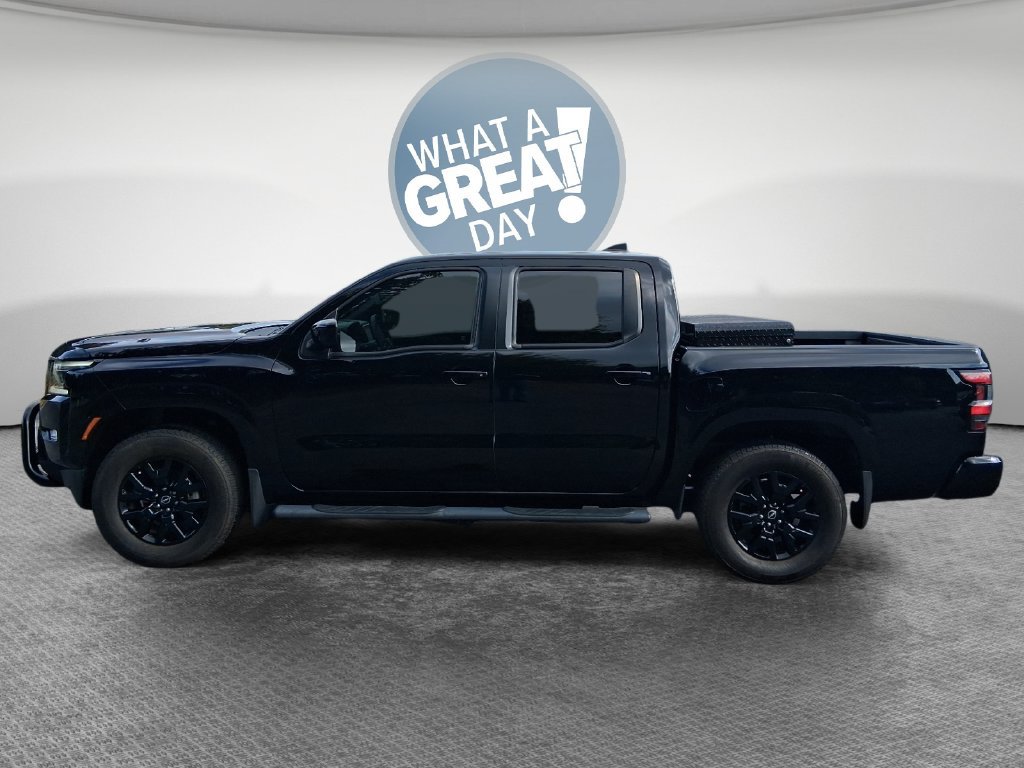 Used 2023 Nissan Frontier SV w/ Midnight Edition Package RWD image 7