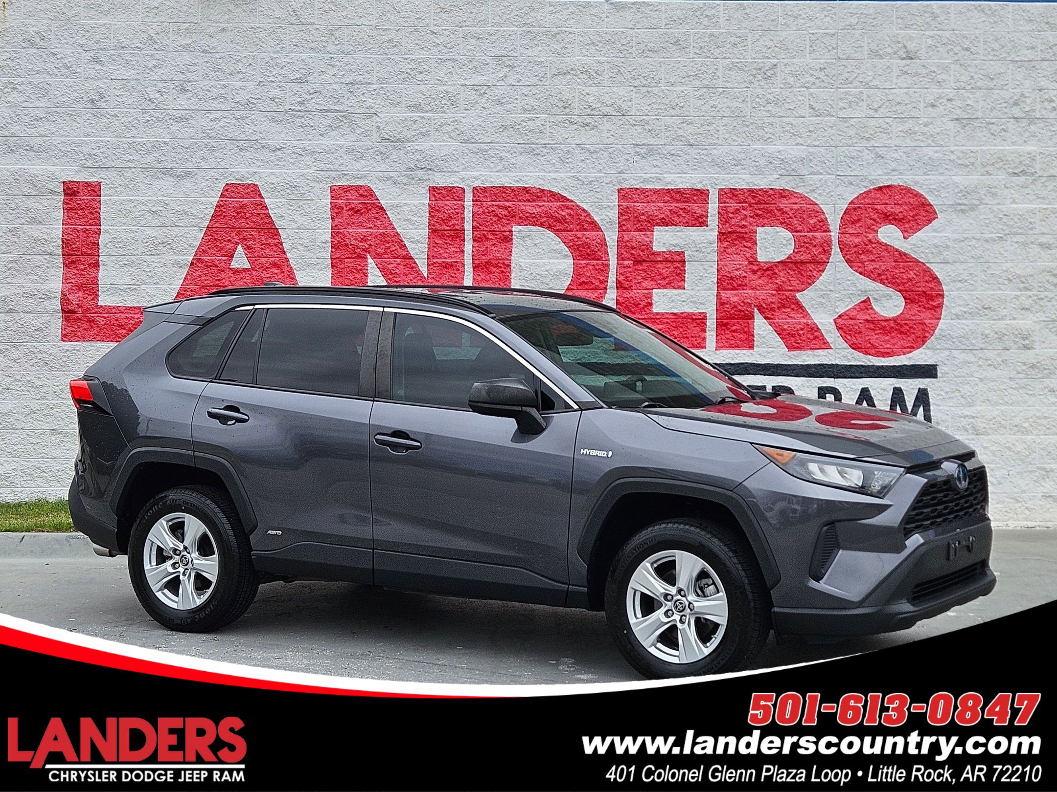 Used 2021 Toyota RAV4 LE image 1