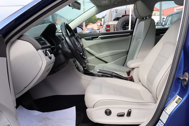 Used 2017 Volkswagen Passat 1.8T SE FWD image 14