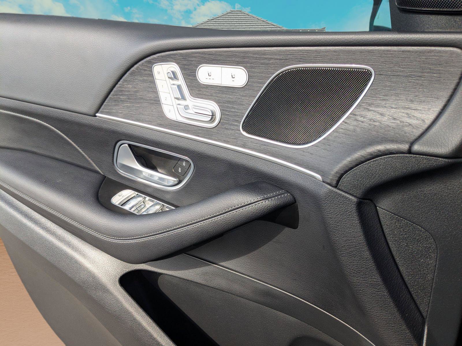 Used 2025 Mercedes-Benz GLE 350 4MATIC image 8