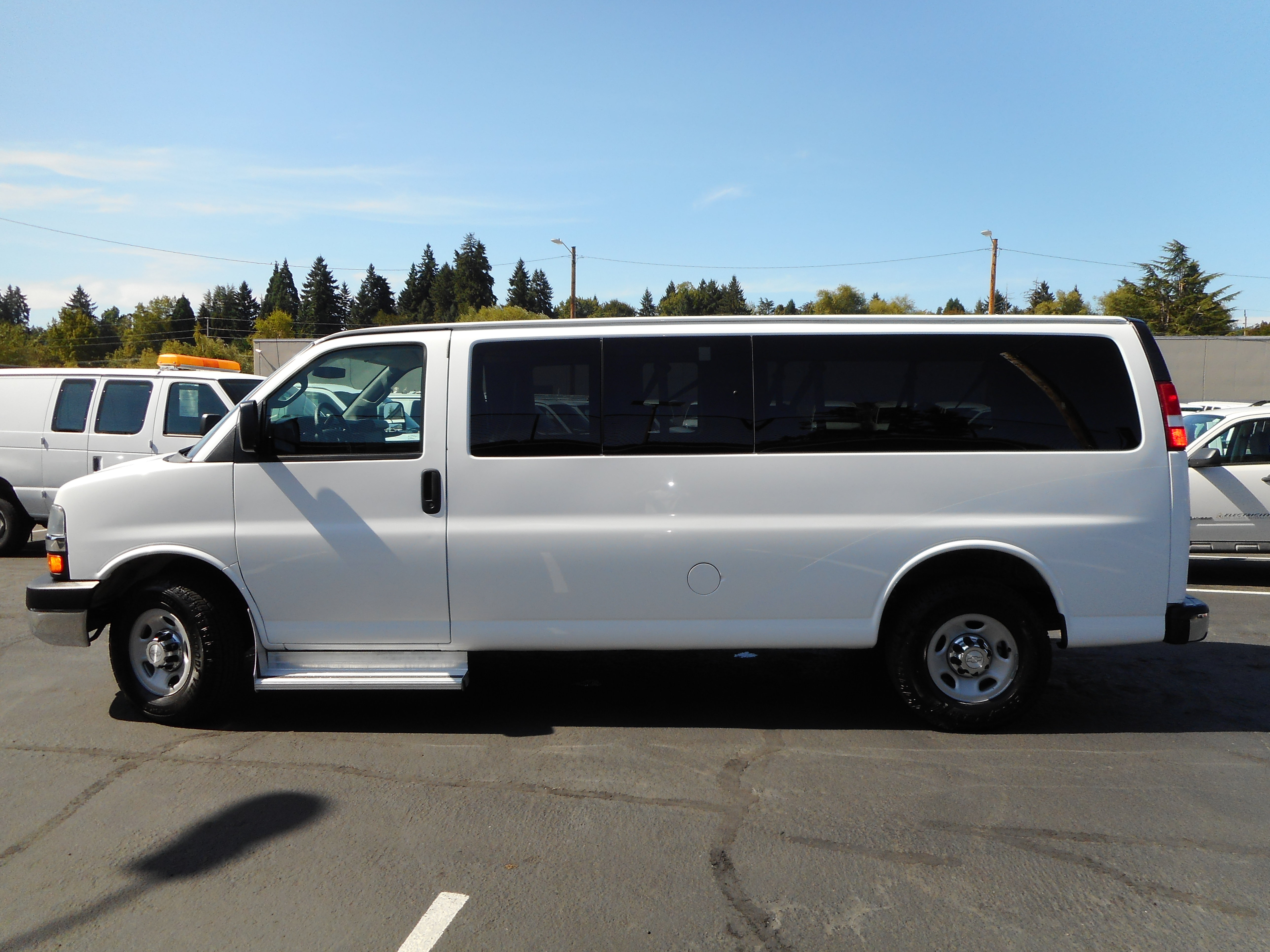 Used 2016 Chevrolet Express 3500 LT w/ LT Preferred Equipment Group RWD image 2