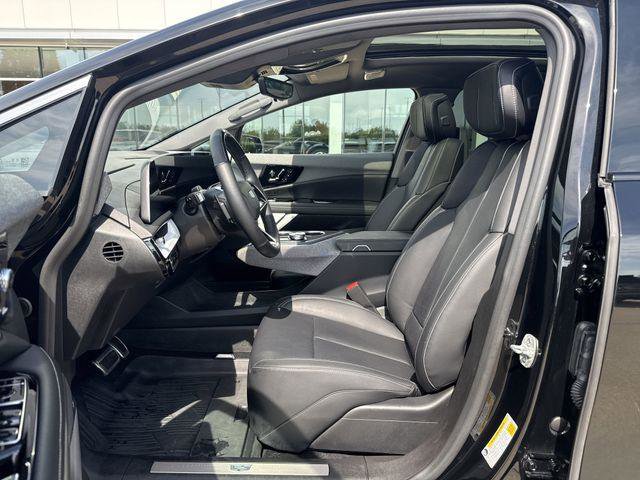 New 2025 Cadillac Optiq Luxury 2 w/ LPO, Floor Liner Package AWD/4WD image 9